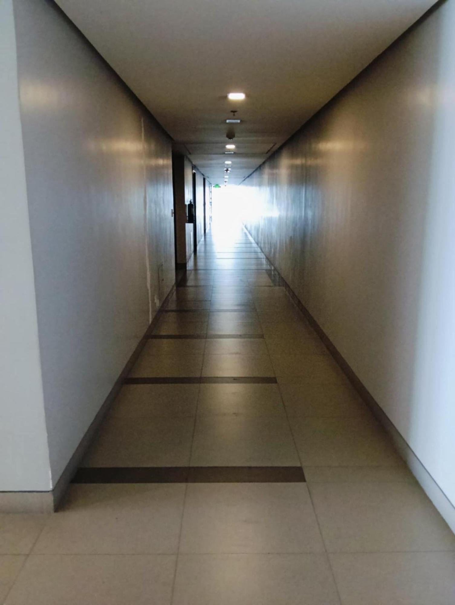 81 Newport Boulevard Cluster 4 - 8F Across Naia Airport, Terminal 3 Pasay Exteriér fotografie